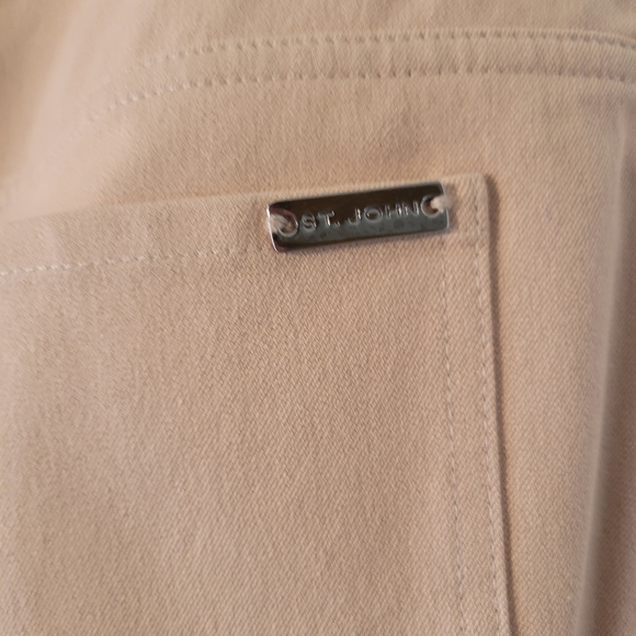 St John Tan SZ 12 Jeans with silver button and silver St John emblem - Picture 7 of 8